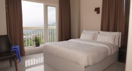 HOTEL JAY JAY Room Type - Deluxe Double Room with Balcony