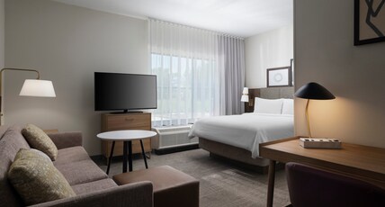Staybridge Suites FLOWOOD  Room Type - 1 Queen Studio Suite Sofa Bed