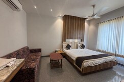 DIVYA HOTEL AND RESTURANT