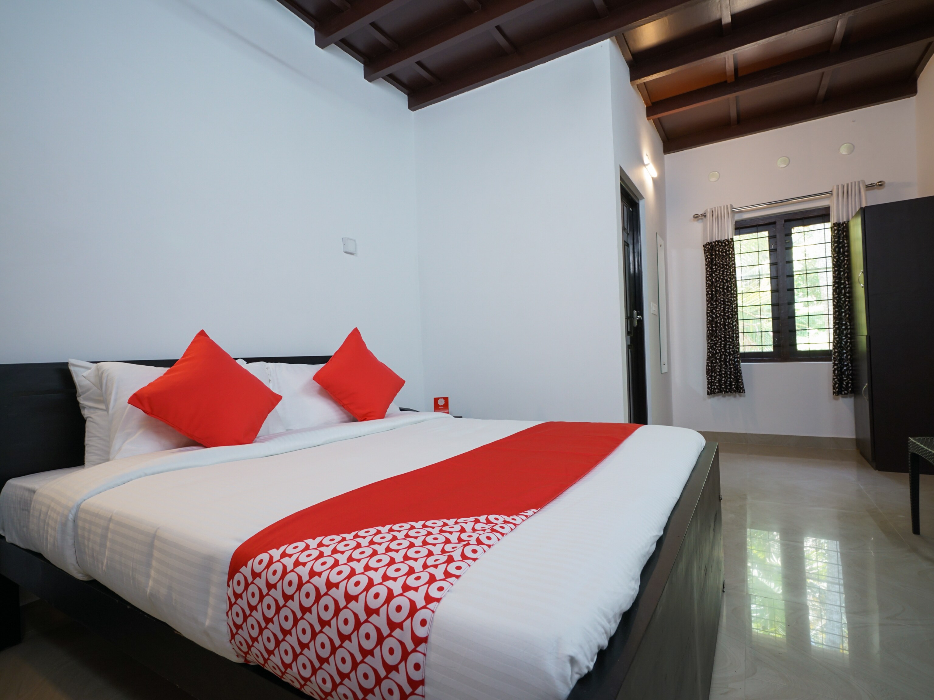 Blue Line Residency - Tap to explore photos