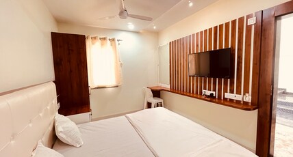 Hotel Luxury Inn Room Type - NON AC ROOM