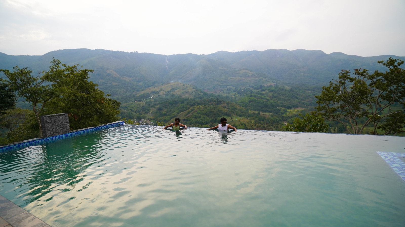 Era Resorts Slopestay - Tap to explore photos