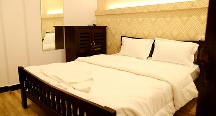 Hotel Shree Giriraj Palace Room Type - Deluxe Room