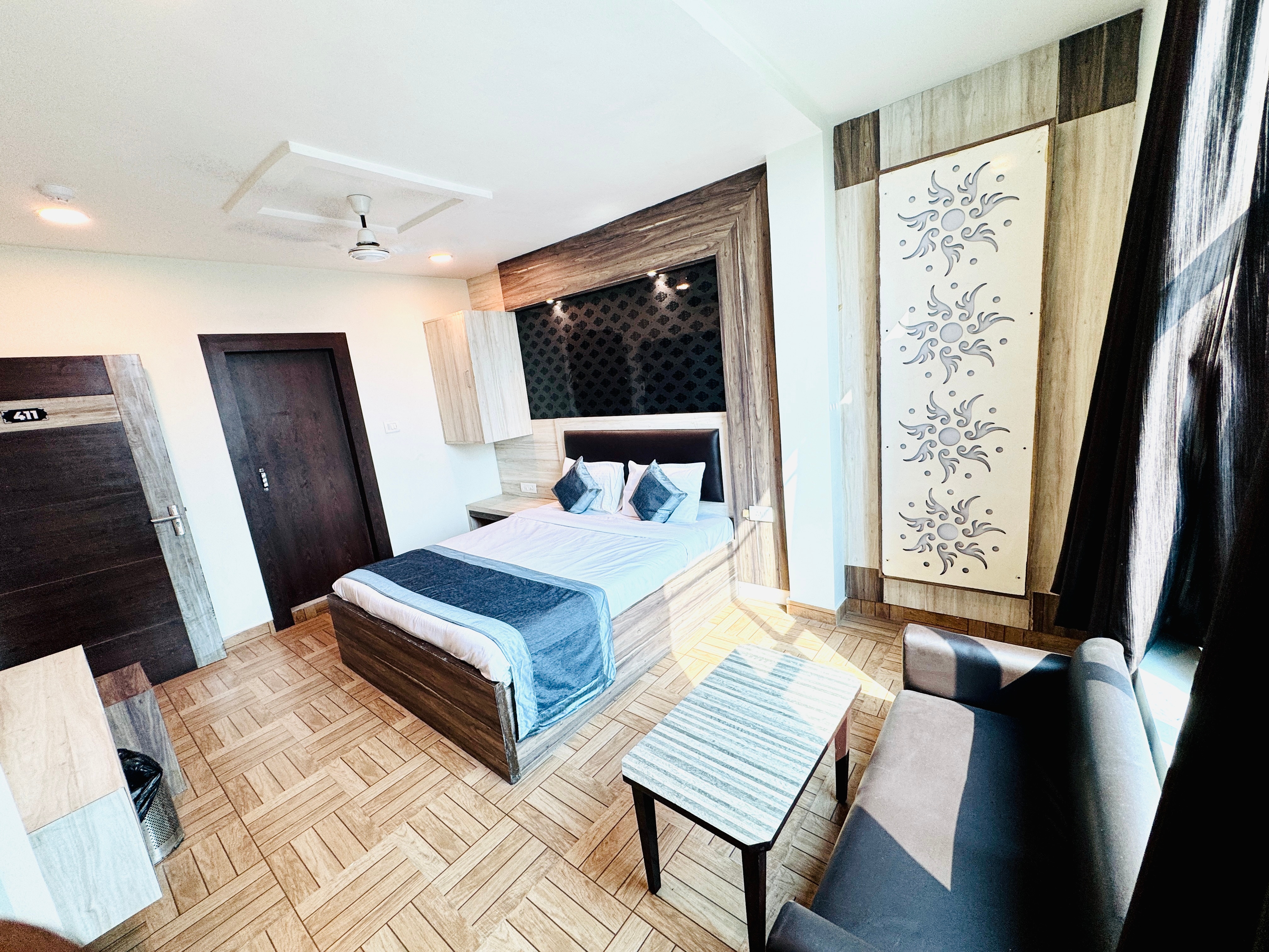 Hotel Majestic Lucknow - Tap to explore photos