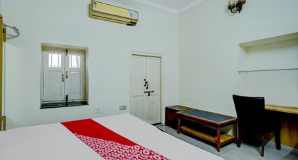 Hotel O Dayal Heritage Room Type - Classic
