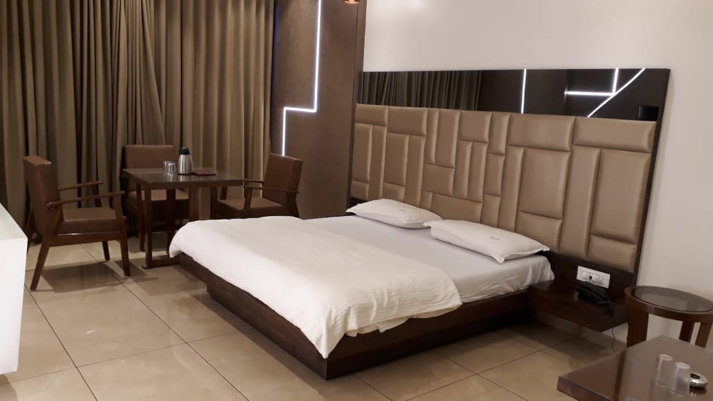 Hotel Central Park - Tap to explore photos