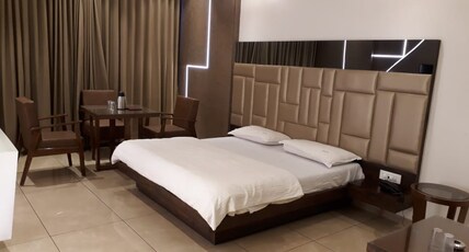 Hotel Central Park Room Type - Standard Non AC Room