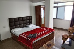 Darjeeling Crown Imperial Holiday Inn