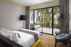 Cross Chiang Mai Riverside