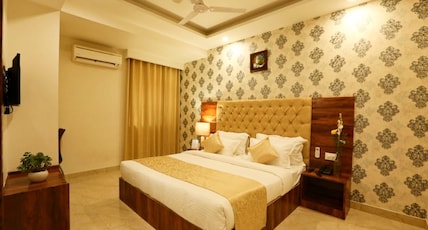 Hotel The Ventus Near Delhi Airport Room Type - Deluxe room with Free Wi-Fi ( Sanitized Room ) Hotel The Ventus Near Delhi Airport Room Type - Deluxe room with Free Wi-Fi ( Sanitized Room )