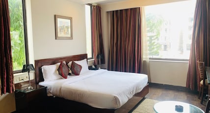 Hotel Hari Heritage Room Type - Royal Room with Road Facing or Jungle View Hotel Hari Heritage Room Type - Royal Room with Road Facing or Jungle View