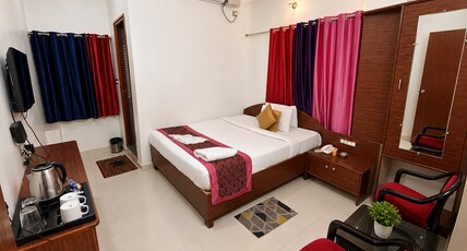 HOTEL WISDOM CELEBRATION Room Type - Deluxe Room