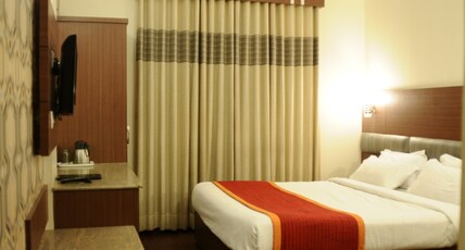 Hotel Aroma Classic Room Type - Royal suite room