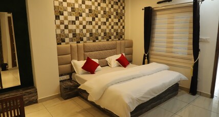 The Shailyas Room Type - Ac Deluxe Room