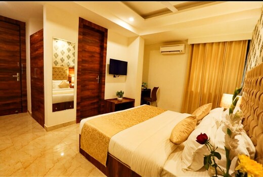 Hotel The Ventus Near Delhi Airport