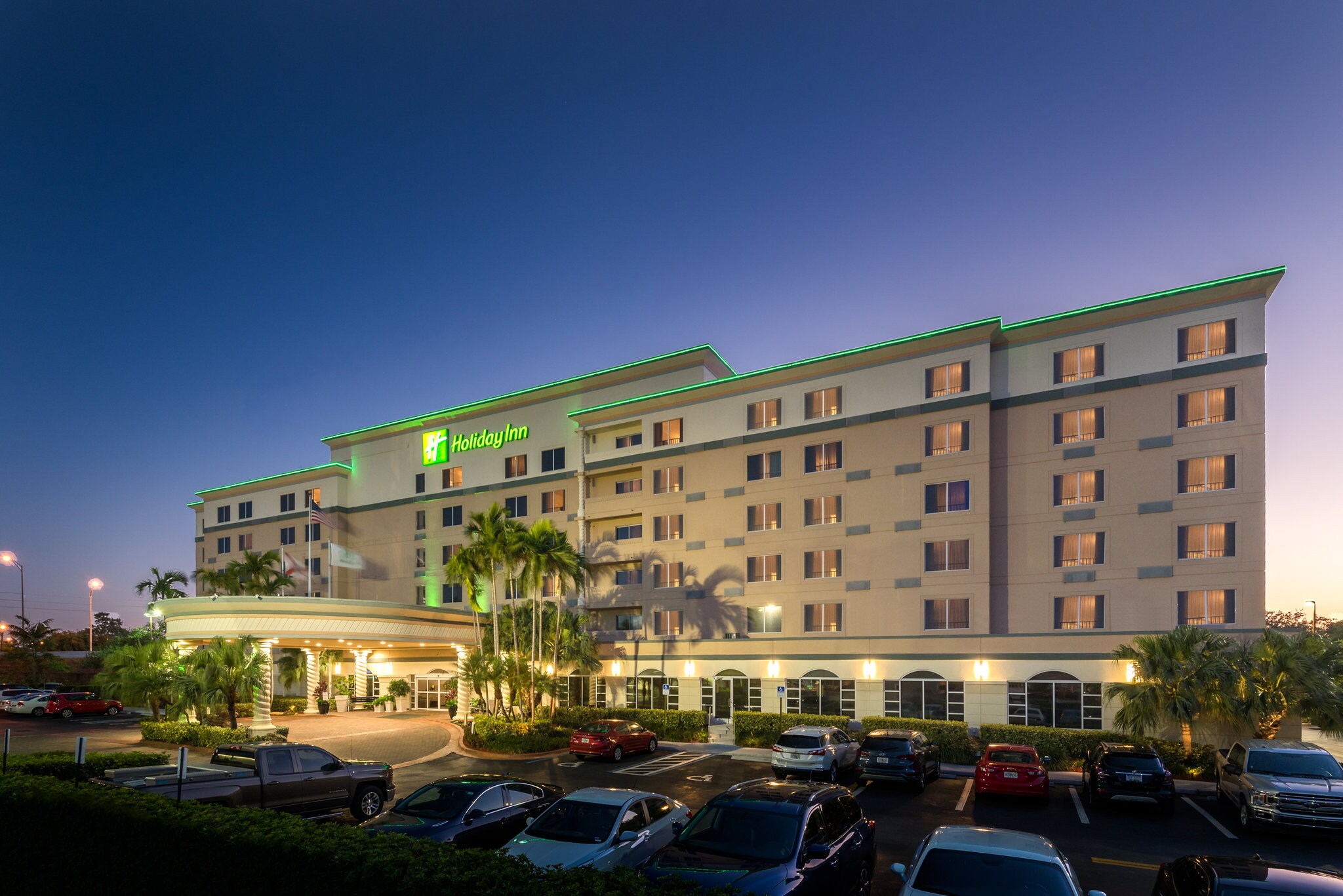 Holiday Inn FT. LAUDERDALE-AIRPORT - Tap to explore photos