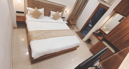 HOTEL LAWANG SIGNAGE Room Type - DELUXE ROOM