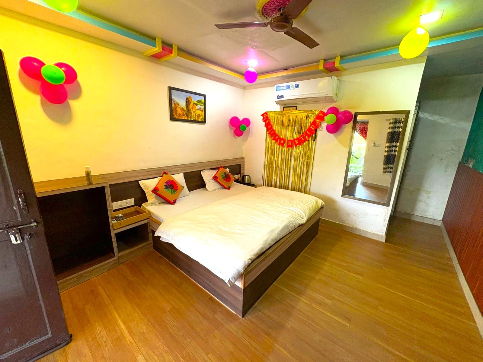 Krishna Villa Mount Abu - Tap to explore photos