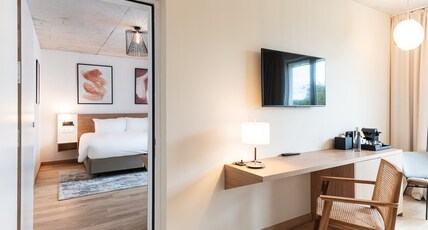 voco BEAUNE, an IHG hotel Room Type - 1 King and 2 Single Family Room