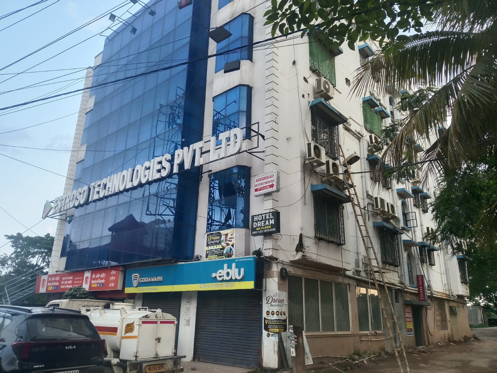 HOTEL DREAM RESIDENCY (RAJARHAT) - Tap to explore photos