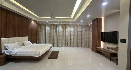 HOTEL V9 Room Type - ROYAL SUITE ROOM