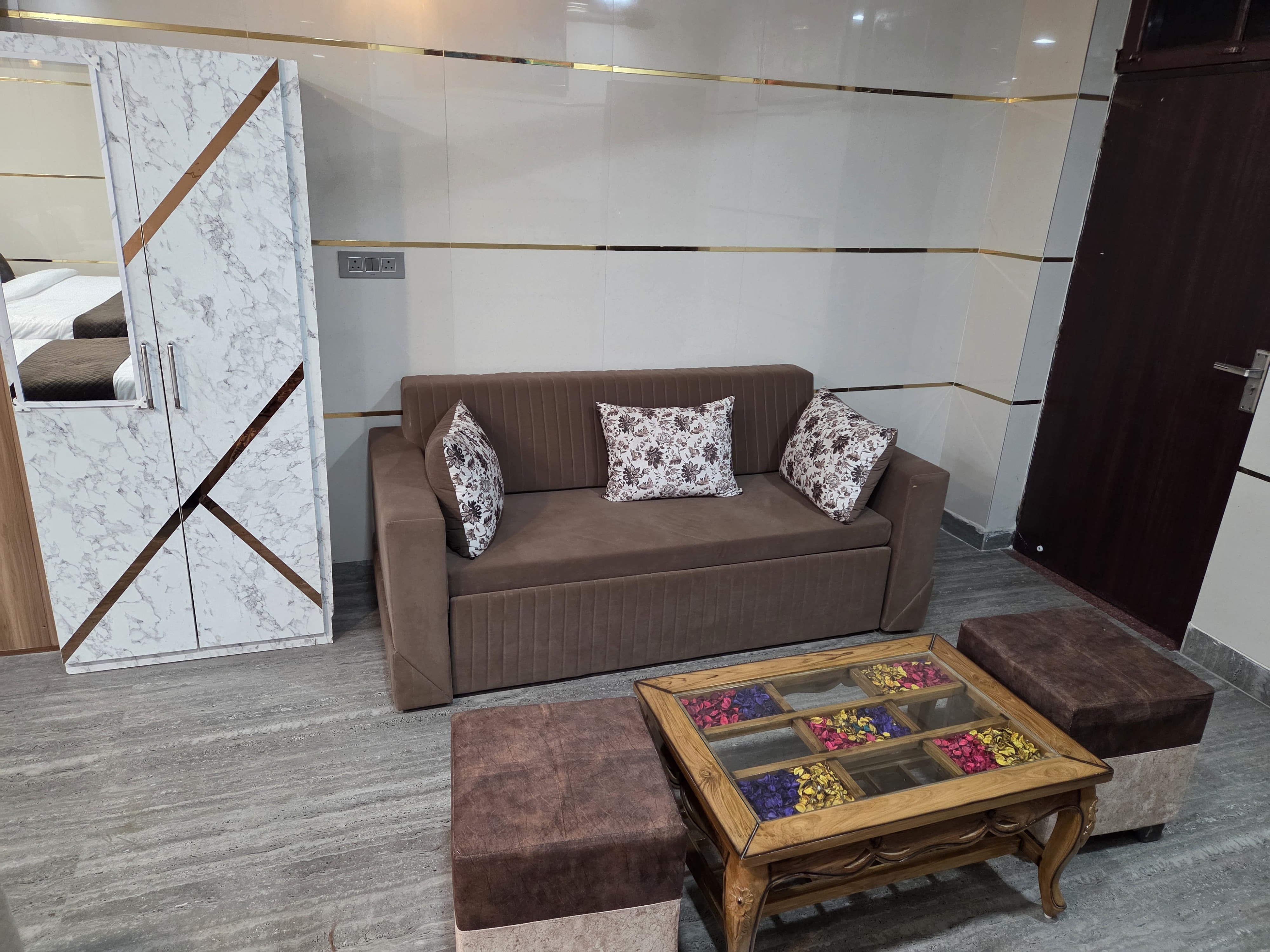 GAYATRI BLISS HOMESTAY - Tap to explore photos