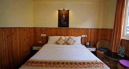 Hotel Hill Queen Room Type - SUPER DELUXE MOUNTAIN VIEW