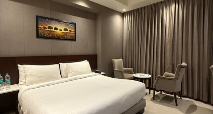 Hotel Brijwasi Lands Inn Room Type - Elite