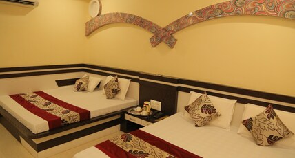 Hotel Royal Ajmer ( 100 Mts From Dargah ) Room Type - Deluxe Quadruple bed Room