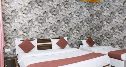 HOTEL MAHAVEER INTERNATIONAL KASHI Room Type - STANDARD DOUBLE BED