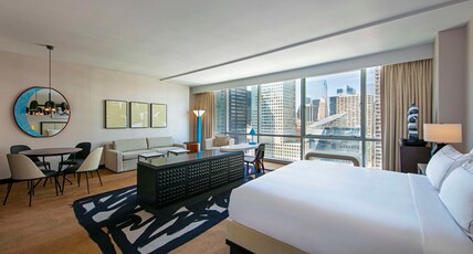 theWit Chicago, a Hilton Hotel Room Type - 1 KING JUNIOR SUITE