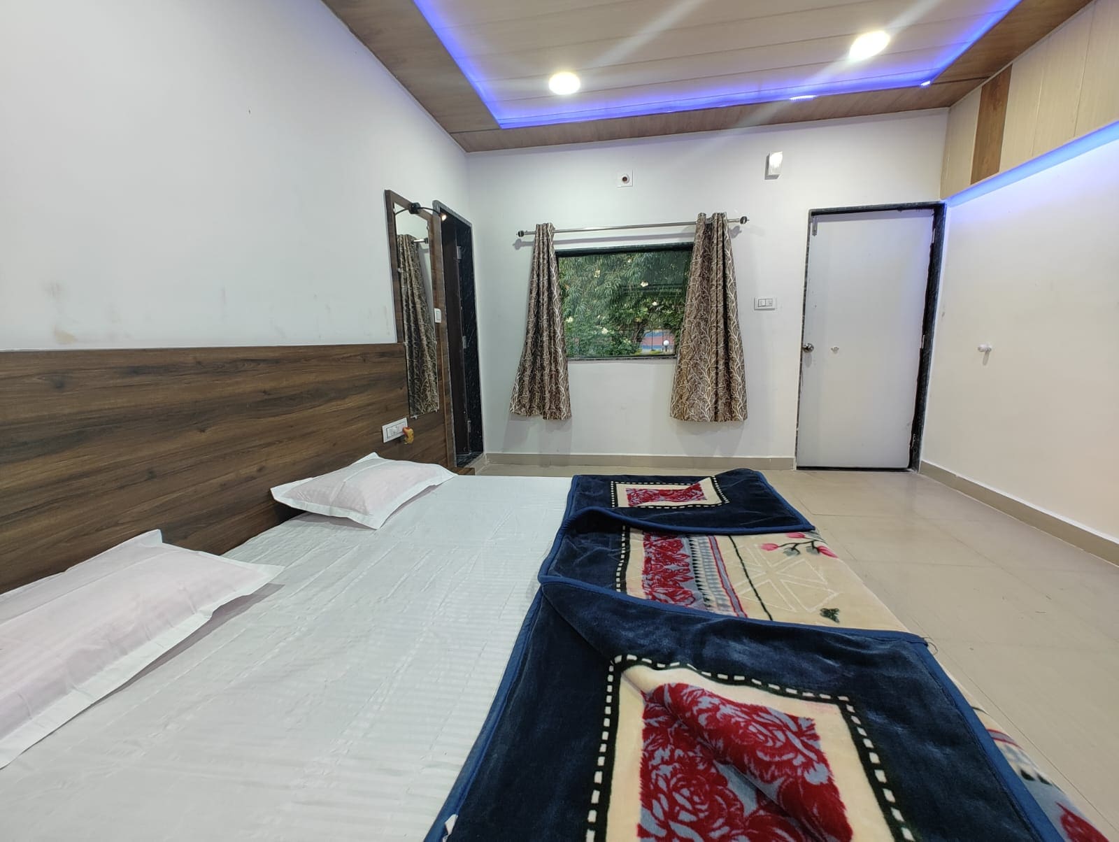 Jungle Resort Mount Abu - Tap to explore photos