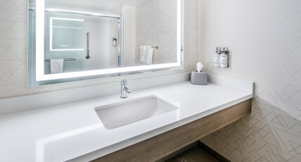 Holiday Inn Express Hotel & Suites Cheyenne Room Type - 1 King Standard
