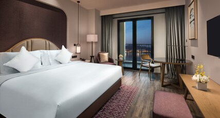Crowne Plaza QingdaoOrientalMovieMetropolis Room Type - 1 King Premium Sea View