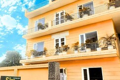 THE SKY HIGH RESIDENCY - A Premium Property By SKY Hotels & Homestays