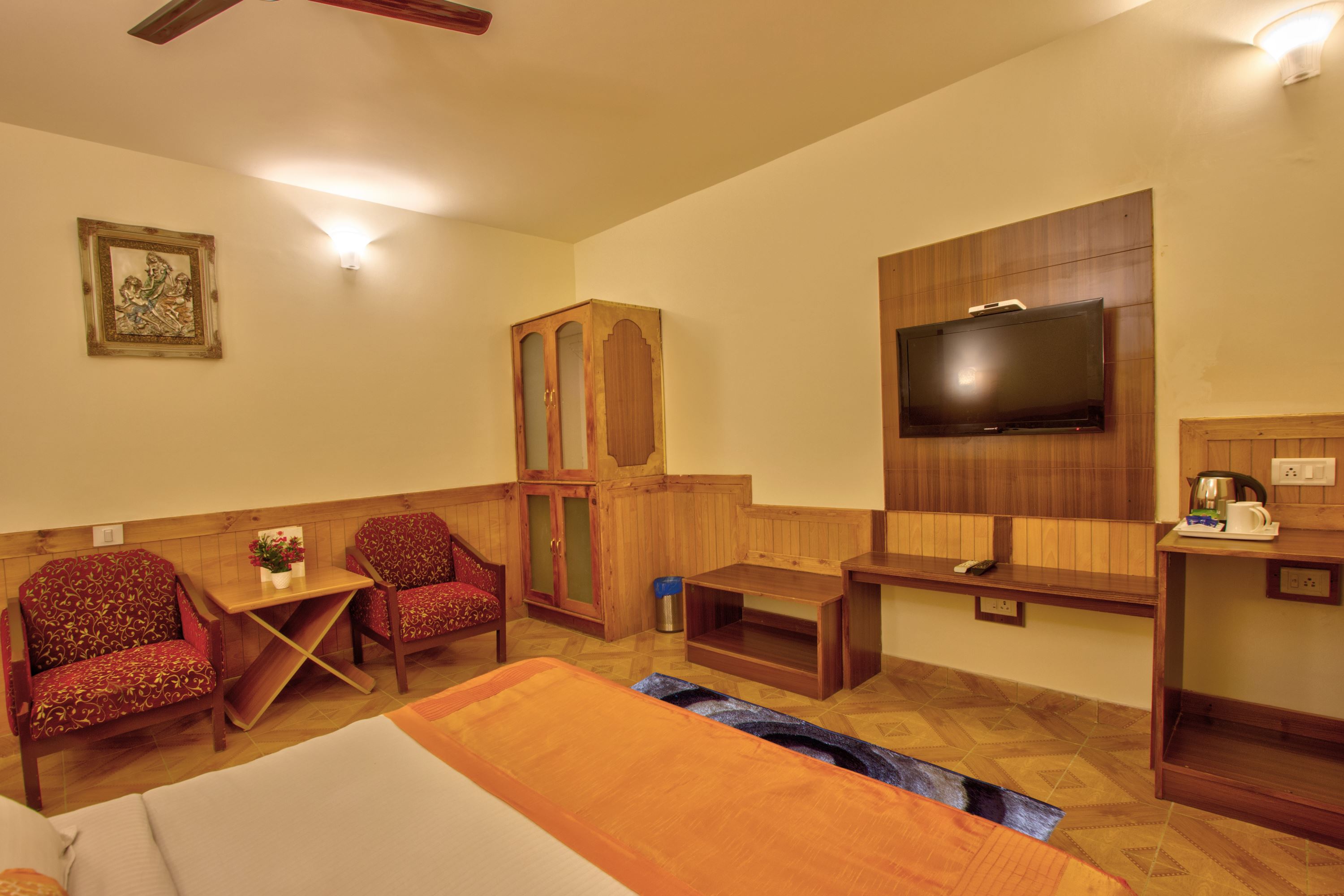 Woodstock Inn ( 800 mtrs from Mall Road ) - Tap to explore photos