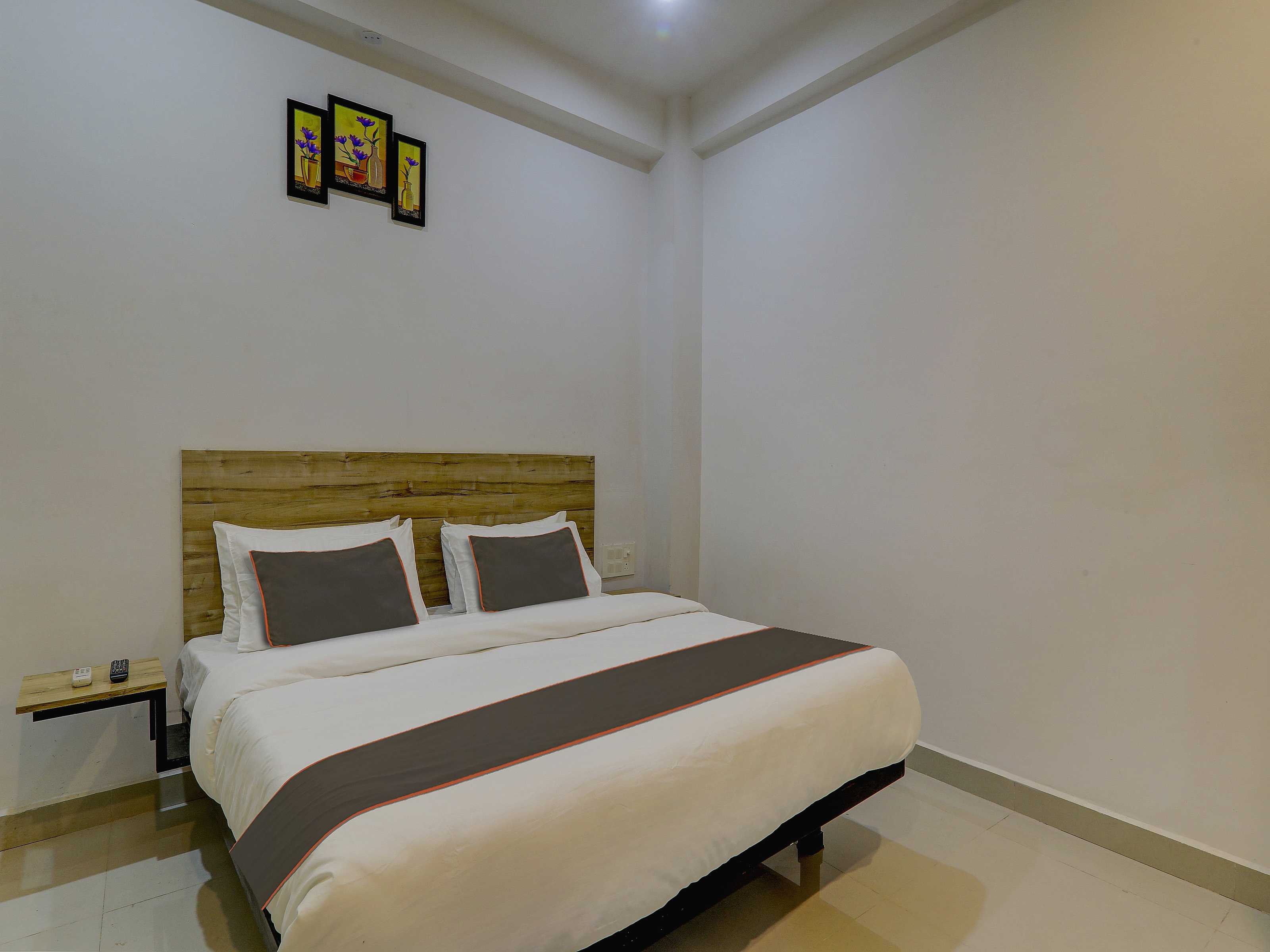 Super Hotel O Paliwal's Paradise - Tap to explore photos