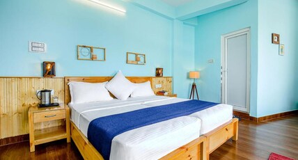 Chokling ArtHouse - The Treasure of Himalayas Room Type - Suite Room King Bed - Monastery and Mountain View