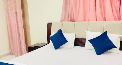 Om Paying Guest House Room Type - AC Double Bed Room
