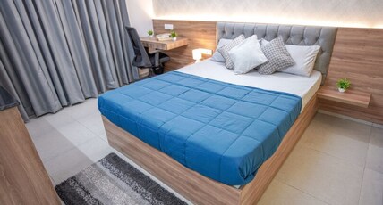 Yello Stays ITP Room Type - Deluxe Room with Air Conditioning