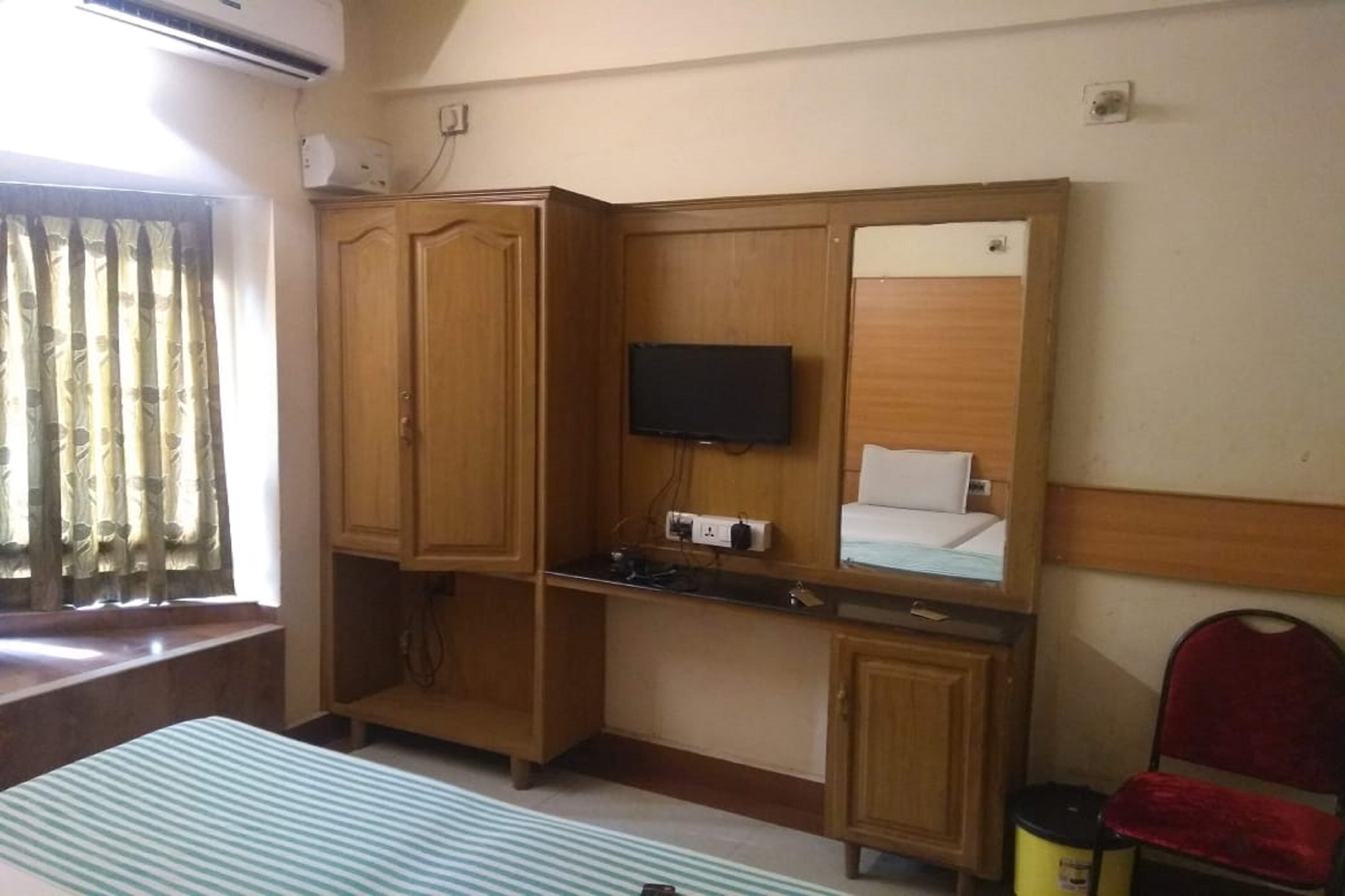 Ideal Residency, Cochin - Tap to explore photos