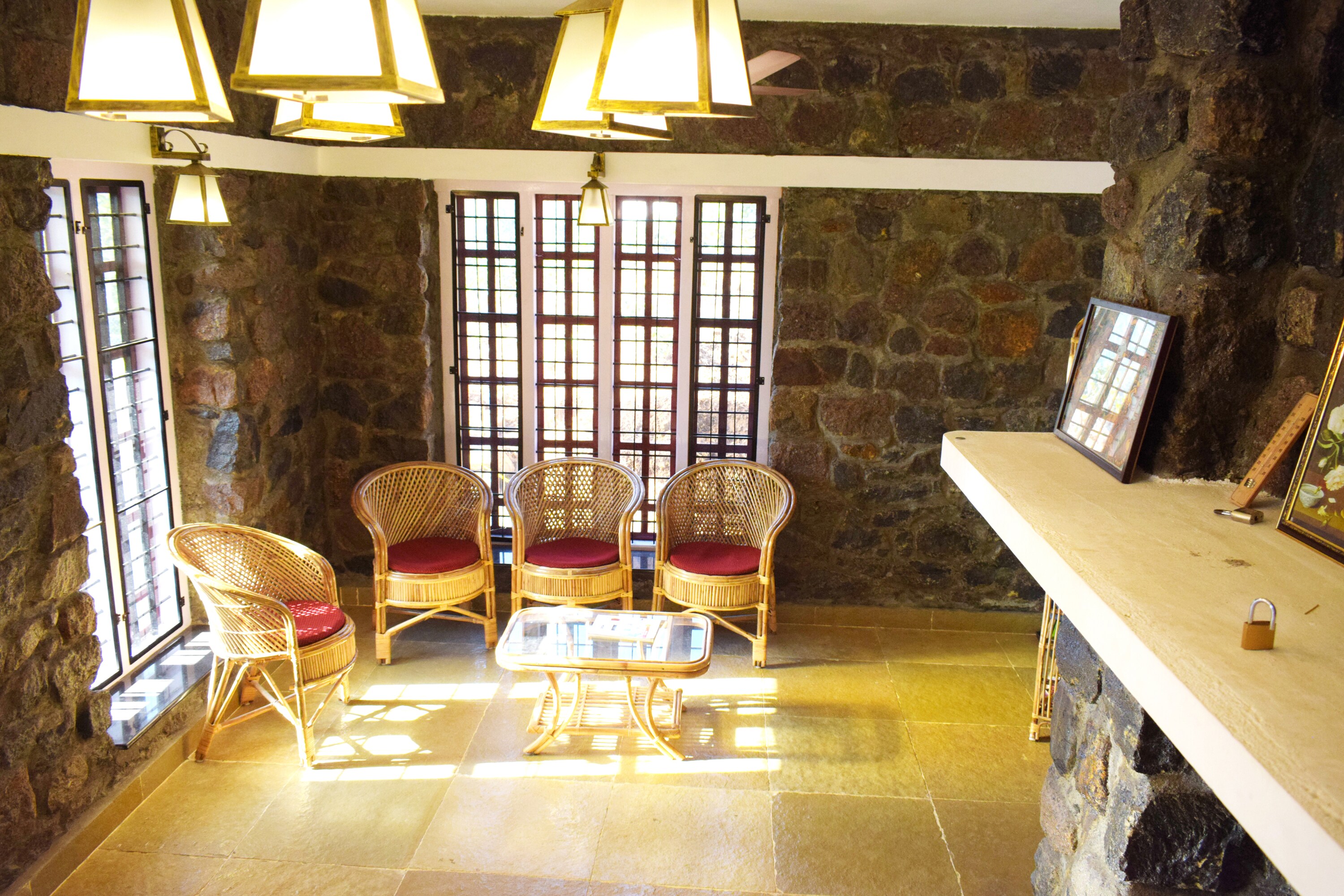 Semni Escape Plantation Bungalow - Tap to explore photos