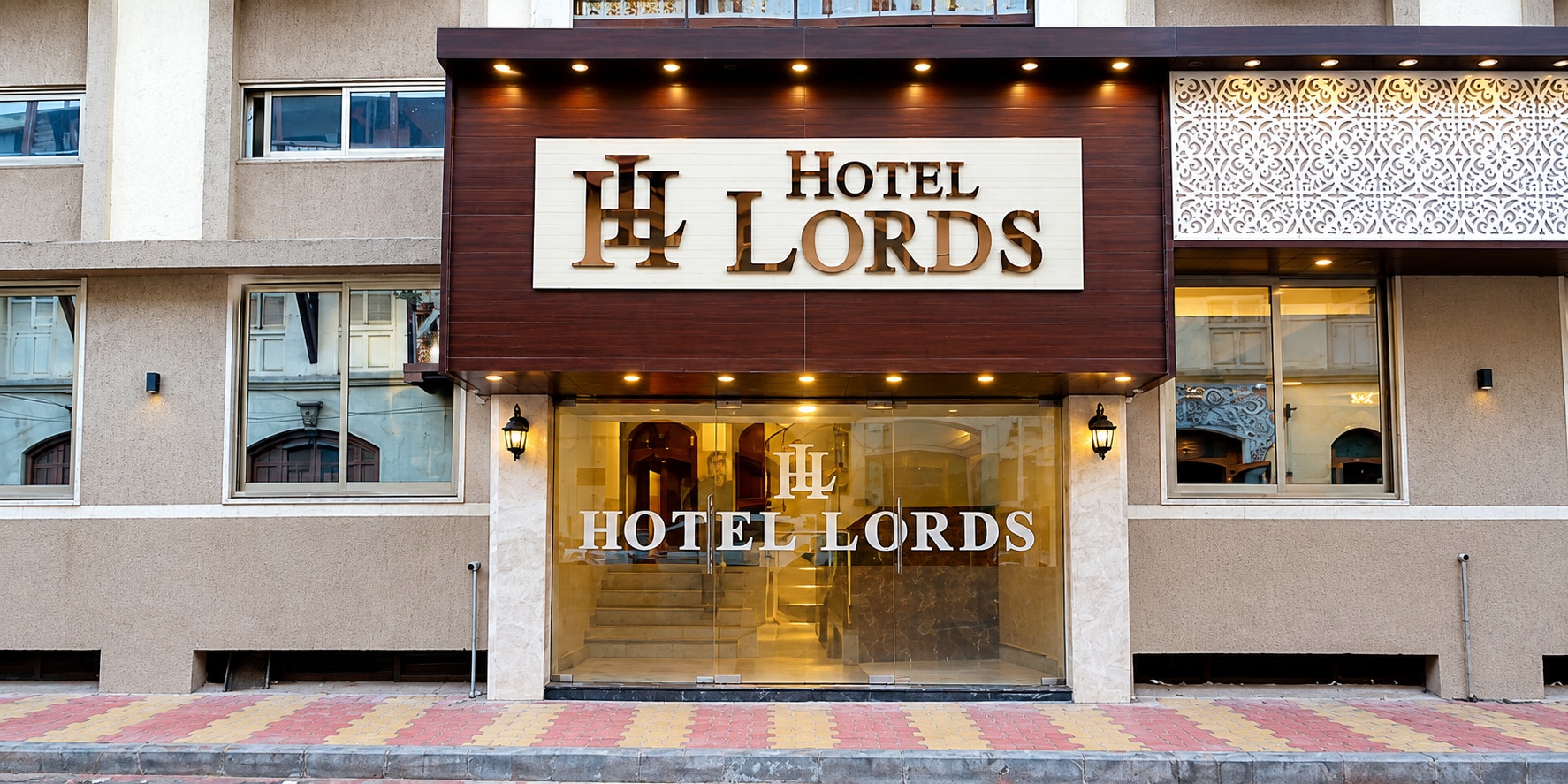 Hotel Lords - Tap to explore photos