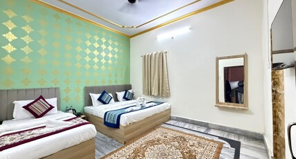Unnati Residency (Free Parking) Room Type - Triple Bed Deluxe room