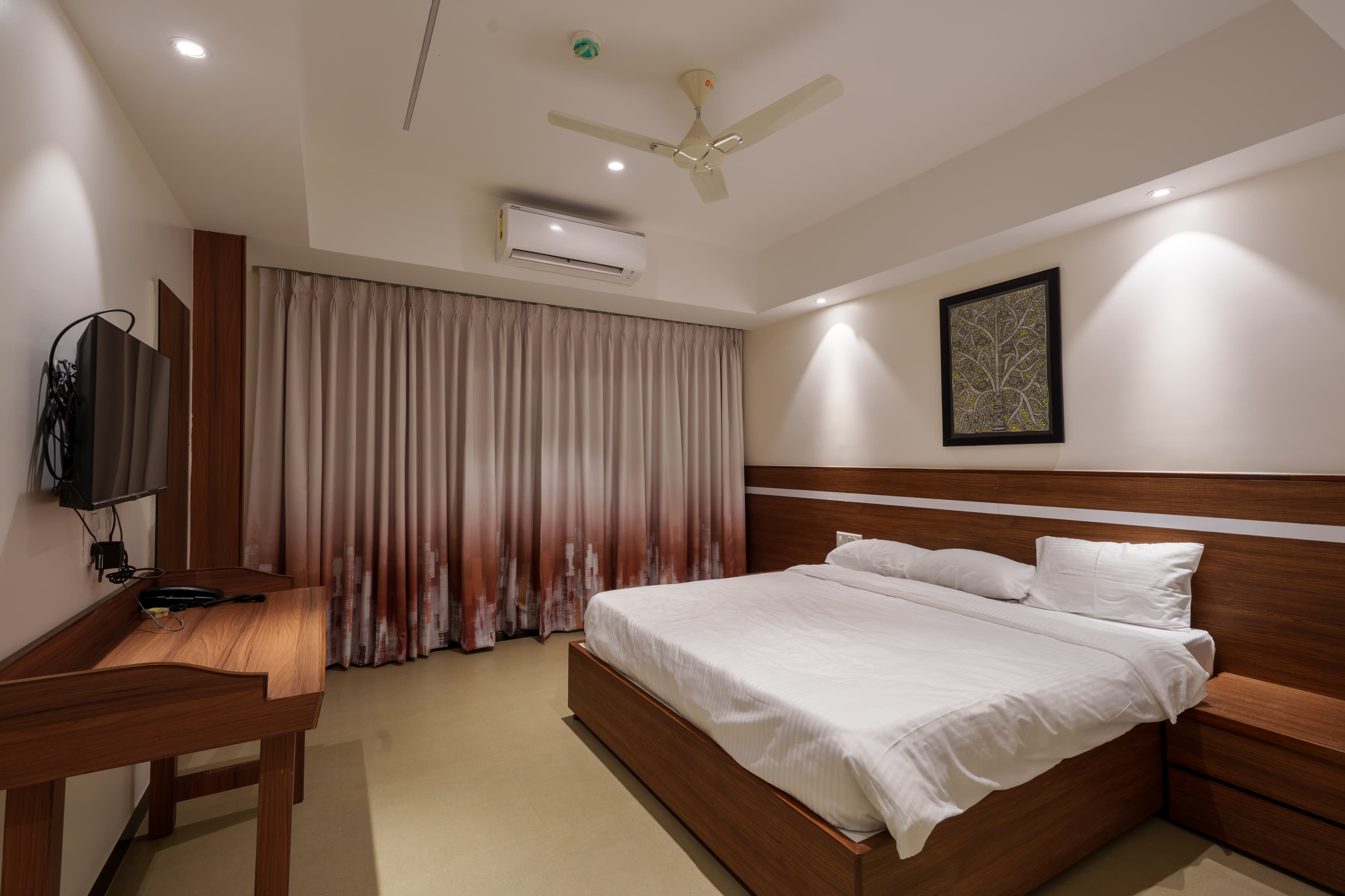 Vaibhav Hotel - Tap to explore photos