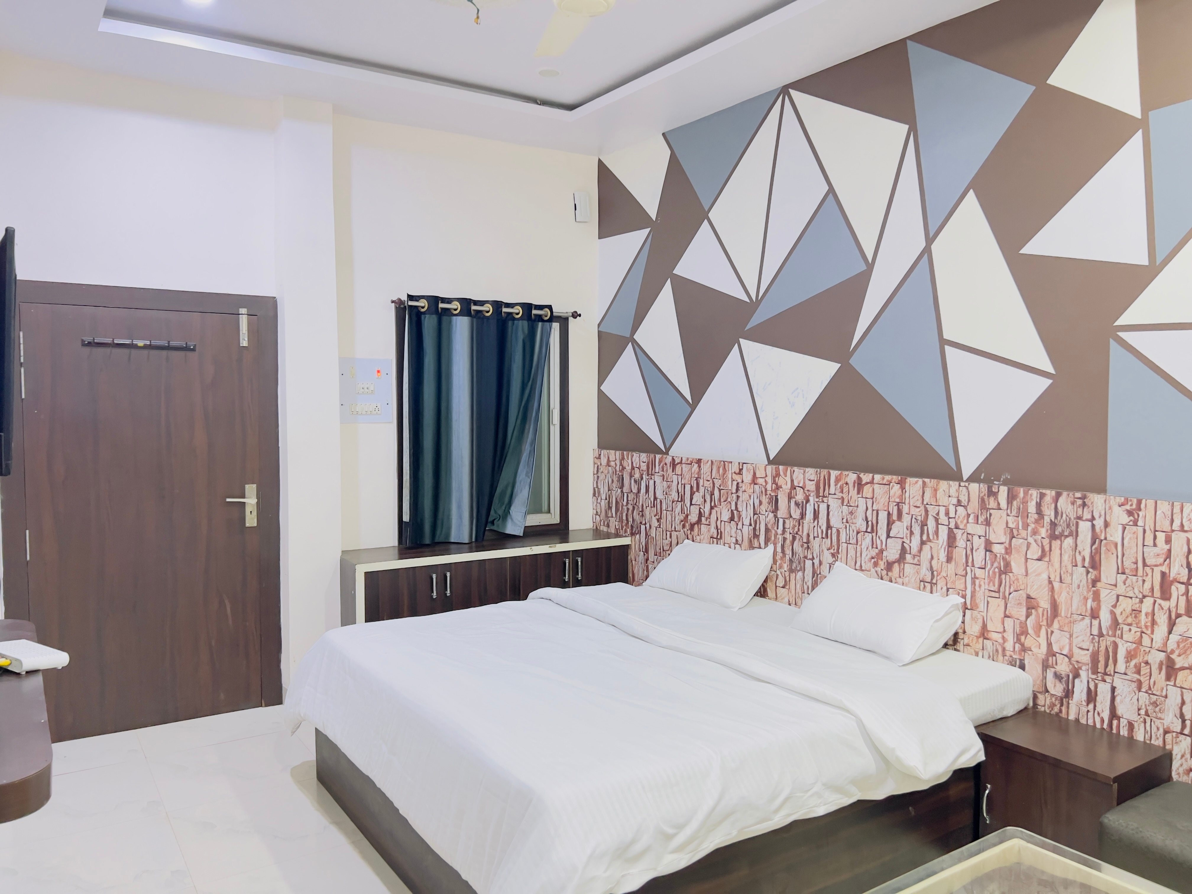 Hotel Alok Residency - Tap to explore photos