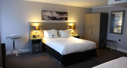 Doubletree by Hilton Bristol Room Type - QUEEN ACCESSIBLE GUEST RM