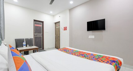 FabHotel Welcome Inn Besa Room Type - Deluxe Room