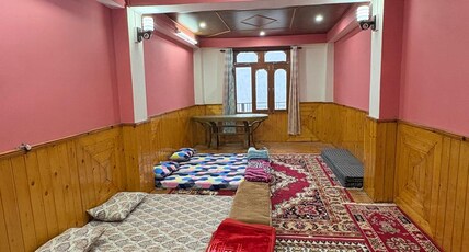 Top View Homestay Room Type - Bedroom 3