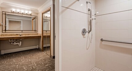 Best Western Plus Silver Saddle Inn Room Type - Accessible - 2 Queen, Mobility Accessible, Communication Assistance, Roll In Shower, Non-Smoking, Fu Best Western Plus Silver Saddle Inn Room Type - Accessible - 2 Queen, Mobility Accessible, Communication Assistance, Roll In Shower, Non-Smoking, Fu